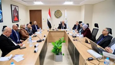 وزير التعليم يعقد اجتماعًا مع مديرى المديريات لمناقشة الخطة التنفيذية للقضاء على الفترة المسائية بمدارس المرحلة الابتدائية