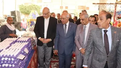 محافظ القليوبية يفتتح 3 معارض 