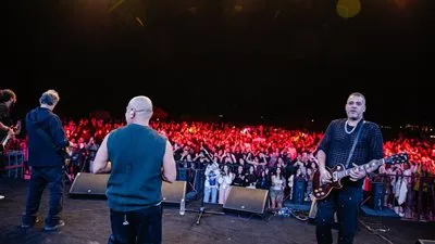 بالصور .. مسار إجباري يفتتحون مهرجان عيد الحب في نويبع بحضور جماهيري من مختلف الجنسيات