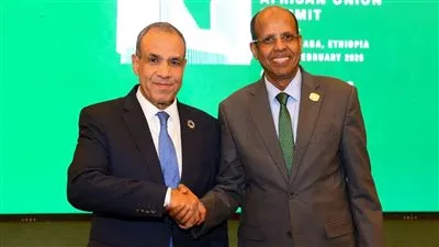 وزير الخارجية يلتقي رئيس مفوضية الاتحاد الأفريقي على هامش قمة الاتحاد الأفريقي