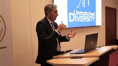 وزير السياحة والآثار يعقد اجتماعًا لمناقشة الاستراتيجية الترويجية للوزارة للعام المالي 2026- 2027