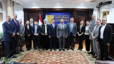 جامعة الإسكندرية تبحث توسيع التعاون مع جامعة سيشوان الصينية في جراحات وزراعة الكبد