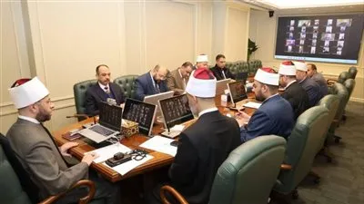 وزير الأوقاف يجتمع بمديري المديريات لمتابعة جهود الوزارة في رمضان