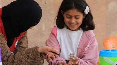 بعد أهوال الحرب والفقد… طفلة فلسطينية وجدت في مصر الأمان