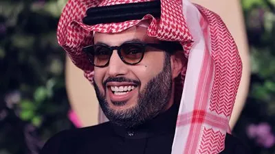 المستشار تركي آل الشيخ يعلن عن نزالًا عالميًا تاريخيًا على سفح الأهرامات