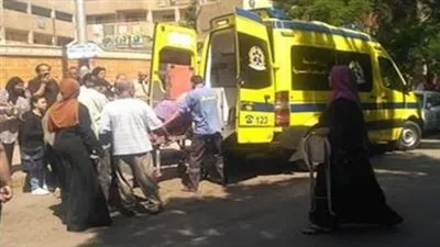 إصابة 10 أشخاص إثر تصادم سيارتين بالبحيرة