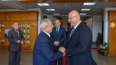 محافظ الإسكندرية يبحث تعزيز التعاون مع رئيس الأكاديمية العربية للعلوم والتكنولوجيا والنقل البحري