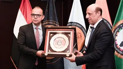 الرقابة المالية تُكرّم الدكتور محمد فريد تقديرًا لفترة رئاسته للهيئة قبل توليه حقيبة الاستثمار