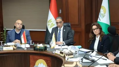 محافظ الجيزة يعقد أول لقاء أسبوعي مع المواطنين لبحث الشكاوى والطلبات المقدمة