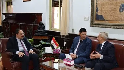 جامعة الإسكندرية تبحث توسيع آفاق التعاون مع المنطقة الشمالية العسكرية والأكاديمية العربية