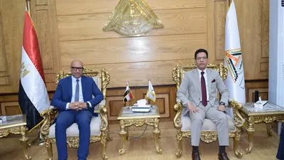 رئيس جامعة بنها يوقع اتفاقية تعاون مع مايكروسوفت لتعزيز التحول الرقمي بالجامعة