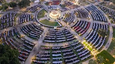 محافظ الإسكندرية يشارك في إفطار جماعي يضم آلاف المواطنين بحديقة أنطونيادس