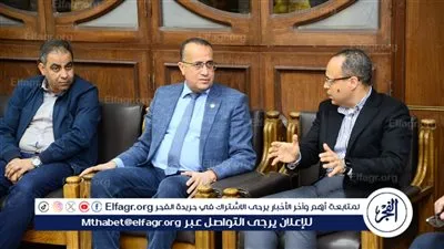 عميد طب أسيوط يستقبل مساعد وزير الصحة لبحث سبل تعزيز التعاون المشترك 