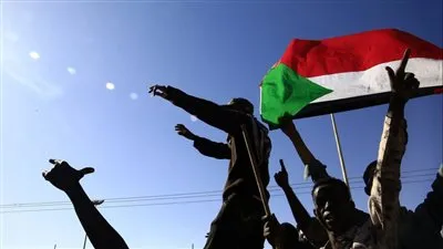 السودان يدعو لتصنيف “الدعم السريع” جماعة إرهابية… وإجراءات حكومية لدعم المواطنين بالداخل والخارج