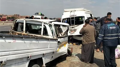 5 مصابين في تصادم ميكروباص وسيارة نقل على الطريق الحر ببنها بالقليوبية