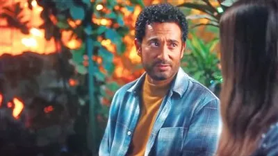 مسلسل إفراج الحلقة 22.. تكريم عمرو سعد ولقاء رومانسي يجمعه بـ تارا عماد