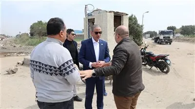 محافظ الجيزة يتفقد أعمال رفع تراكمات المخلفات وتطوير المحاور المرورية بمركز كرداسة