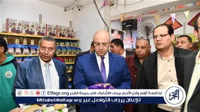 محافظ الفيوم يتفقد عددًا من محال بيع السلع الغذائية والمخابز بمدينة سنورس