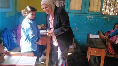 مدير تعليم القاهرة تتابع سير العملية التعليمية بمدرسة خالد بن الوليد الابتدائية بمنشأة ناصر