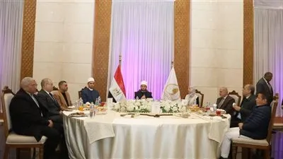 وزير الأوقاف يشارك أبناءه الإفطار السنوي لوزارة الأوقاف بمسجد مصر