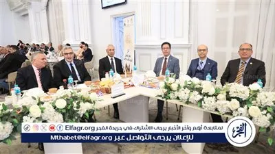 رئيس جامعة أسيوط يشارك في حفل إفطار الطلاب الوافدين المتميزين 