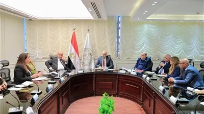 عبداللطيف يبحث مع ممثلي الشركاء الأكاديميين لمدارس التكنولوجيا التطبيقية تعزيز التعاون في تطوير مدارس التعليم الفني 