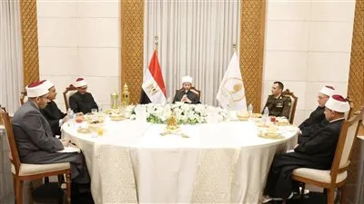 وزير الأوقاف يلتقي بحملة الدكتوراه الملتحقين بالأكاديمية العسكرية