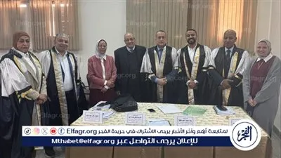 عميد طب أسيوط يترأس لجنة مناقشة رسالة ماجستير حول تقنيات حديثة لتسكين آلام جراحات مفصل الفخذ