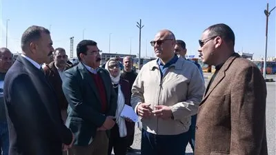 محافظ الإسكندرية يتفقد جراج هيئة النقل العام بمحرم بك لرفع كفاءة الأتوبيسات ودعم أسطول النقل