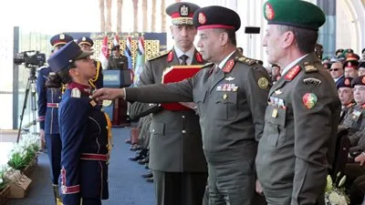 وزير الدفاع والإنتاج الحربى يشهد حفل إنتهاء فترة الإعداد العسكرى لطلبة الأكاديمية العسكرية المصرية والكليات العسكرية