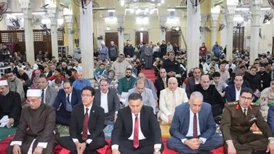 محافظ القليوبية في مقدمة المصلين بعيد الفطر من مسجد ناصر ببنها وسط أجواء بهجة