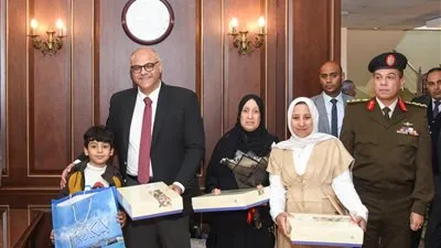 محافظ الإسكندرية يكرّم أسر الشهداء بمناسبة عيد الفطر المبارك