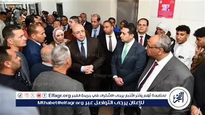 محافظ الفيوم يزور المرضى بالمستشفى العام لتهنئتهم بعيد الفطر