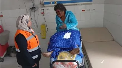 التضامن: فى ثانى أيام عيد الفطر المبارك.. فريق التدخل السريع ينقذ سيدة بلا مأوى تعانى من مشكلات صحية خطيرة