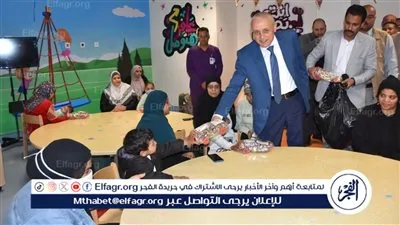 صور.. محافظ الأقصر يزور أطفال مستشفى الأورام للتهنئة بعيد الفطر