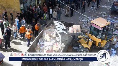 حفاظًا على سلامة المواطنين.. محافظ الإسكندرية يشرف على هدم عقار خطر في المنتزه أول 