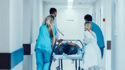 بتوجيه من الأم عقب رسالة طلاق من والدهم المغترب..النيابة تباشر التحقيقات لشاب ينهي حياة والدته وأشقائه الخمسة 