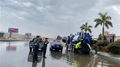 المرور يستنفر بسيارات الإغاثة والأوناش لمواجهة آثار الأمطار الغزيرة (صور)