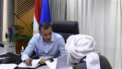 في لقاء “جبر الخواطر”.. محافظ أسوان يوجه بتدخلات عاجلة لدعم المواطنين وتعزيز الحماية الاجتماعية