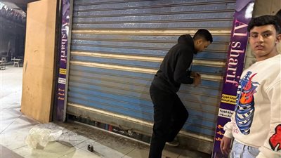 الأجهزة التنفيذية بالقليوبية تراقب الالتزام بمواعيد غلق المحال