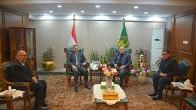 تعزيز التعاون بين محافظ القليوبية ونقابة الصيادلة لتطوير المنظومة الصحية وتأهيل الشباب القيادي