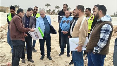 مسئولو الإسكان يتفقدون مشروعات مدينة العلمين الجديدة ومارينا