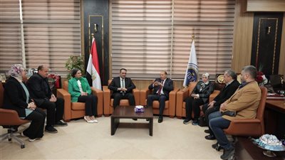 رئيس جامعة المنصورة يهنئ رئيس جامعة المنصورة الأهلية ويؤكد استمرار الدعم لمسيرة التطوير