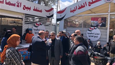 محافظ الدقهلية يتفقد المعرض الدائم للسلع والمنتجات بشارع قناة السويس ويشدد على البيع بأقل من السوق الخارجي