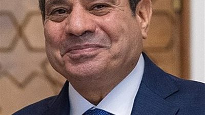 منح الرئيس السيسي وسام الأمن العربي من الدرجة الممتازة تقديرًا لجهوده في دعم الاستقرار