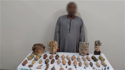 ضبط 277 قطعة أثرية بحوزة شخص قبل بيعهم في المنيا