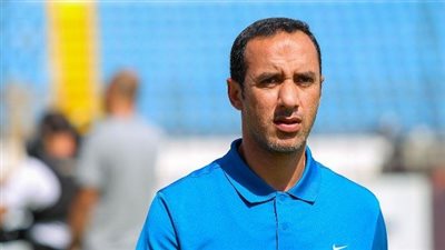 أحمد عبدالعزيز يجدد تعاقده مع سموحة لموسم جديد 