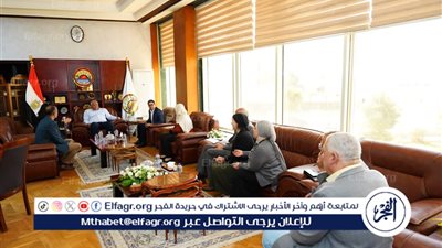 محافظ مطروح يبحث مع مؤسسة ساويرس تطوير عدد من المدارس المجتمعية ضمن مبادرة «مدارس من أجل مصر