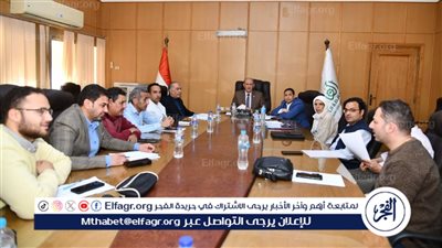 سكرتير عام الفيوم يناقش خطة رفع كفاءة وصيانة الطرق ويحدد أولويات التنفيذ