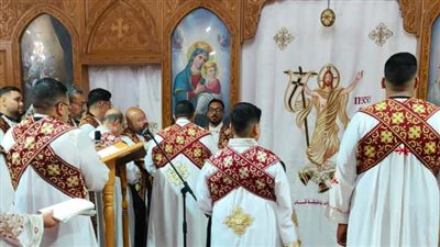 فرحة القيامة تُضيء كنائس بورسعيد.. إقبال كبير على قداس عيد القيامة بكنيسة الأنبا بيشوي